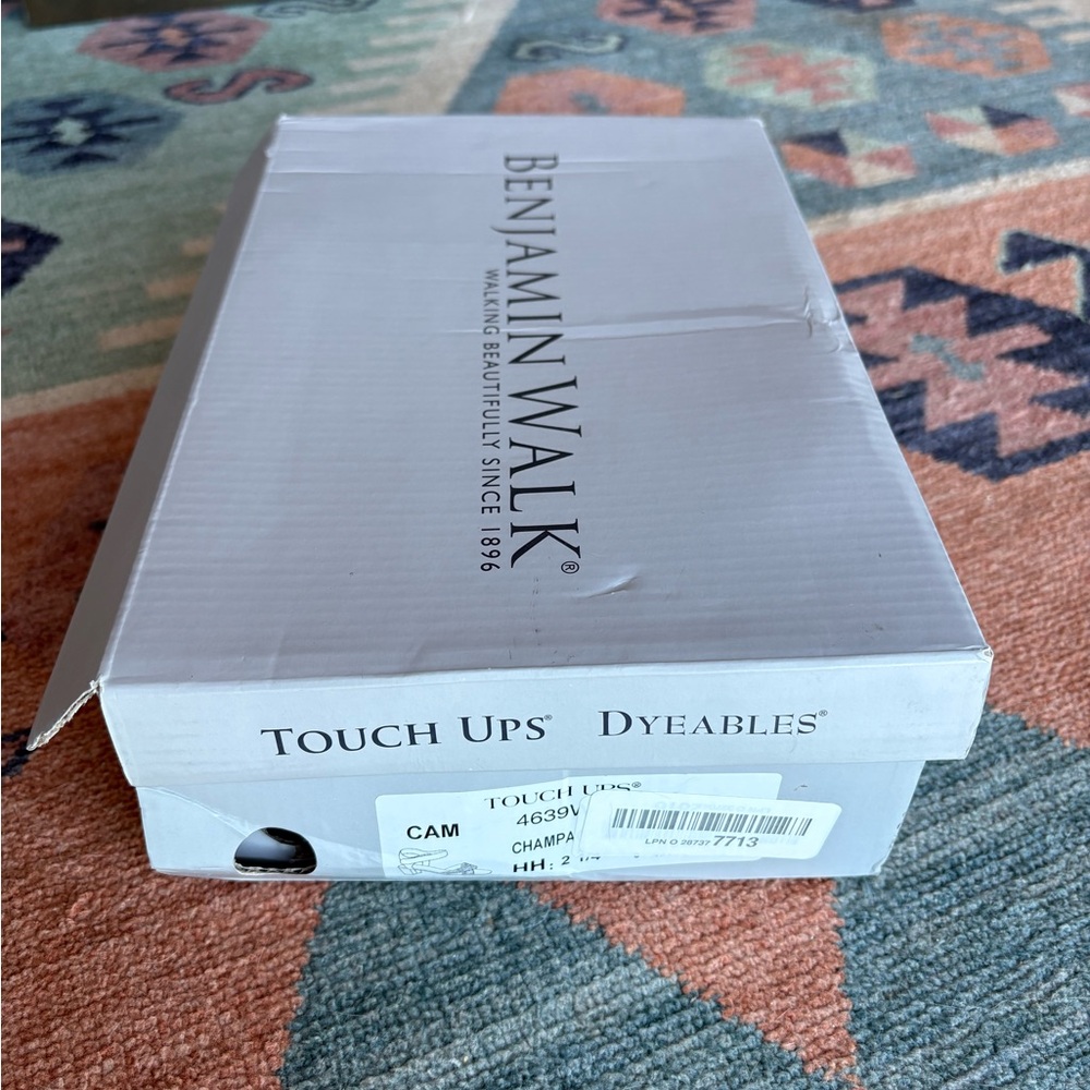 NWB Touch Ups Cam Dress Sandals - Picture 6 of 7